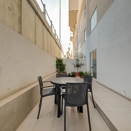 Lovely 2br With Backyard & Sofabed In By 360 Estates Apartment
