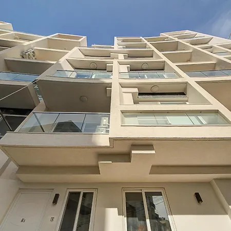 Apartment Lovely 2br With Backyard & Sofabed In By 360 Estates *