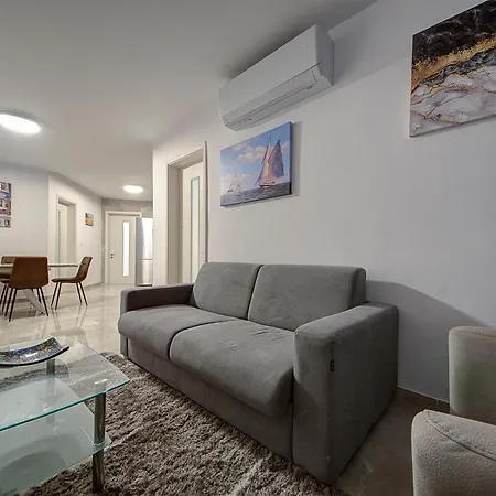 Lovely 2br With Backyard & Sofabed In By 360 Estates *