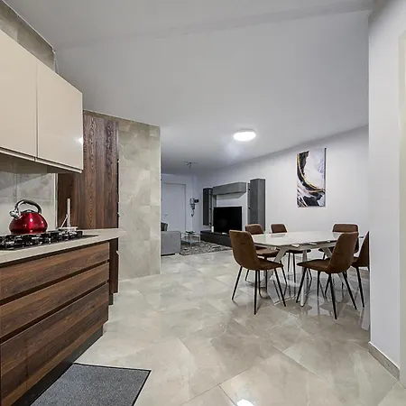 Lovely 2br With Backyard & Sofabed In By 360 Estates