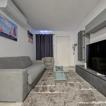 Lovely 2br With Backyard & Sofabed In By 360 Estates