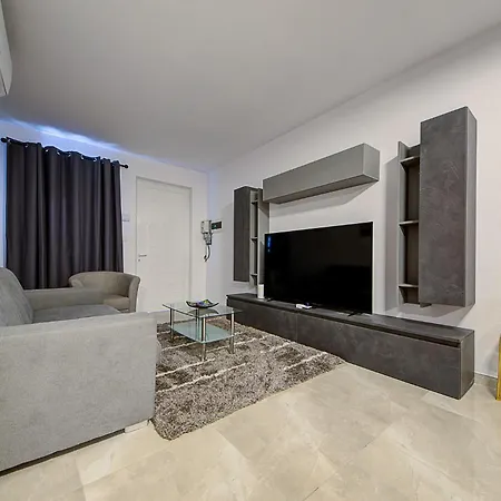 Lovely 2br With Backyard & Sofabed In By 360 Estates *