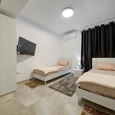 Lovely 2br With Backyard & Sofabed In By 360 Estates
