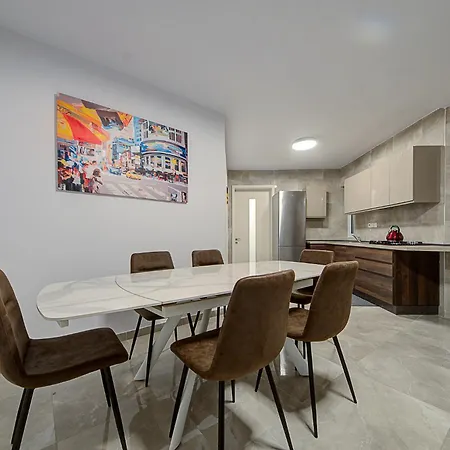 Apartment Lovely 2br With Backyard & Sofabed In By 360 Estates Gzira