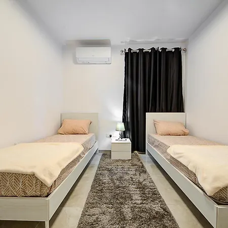 Lovely 2br With Backyard & Sofabed In By 360 Estates