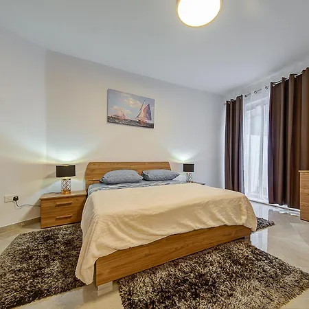 Lovely 2br With Backyard & Sofabed In By 360 Estates